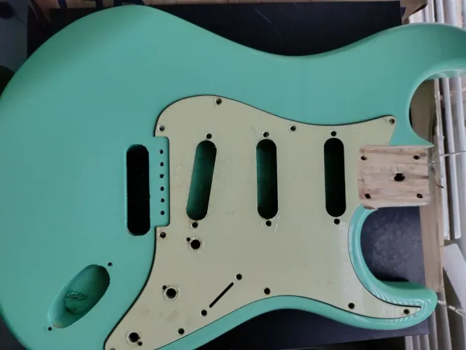 Corpo de guitarra Stratocaste