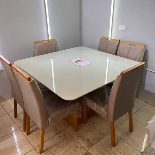 Mesa 1,35x1,35 + 6 cadeiras 