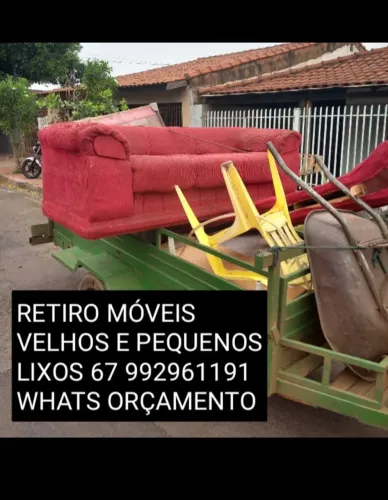 Descarte móveis velhos entulho de sofá 