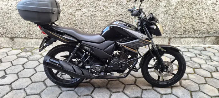 Fazer 150cc preta