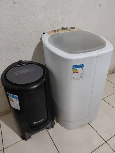 Máquina de lavar e centrífuga.  Entrego 