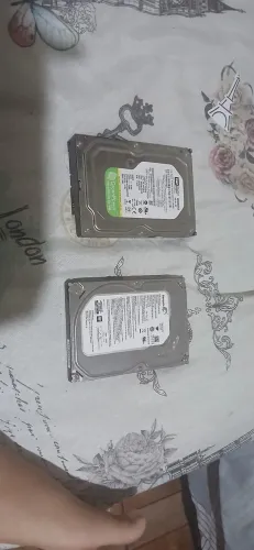 HDs - os dois de 500 gb, tem que formatar.