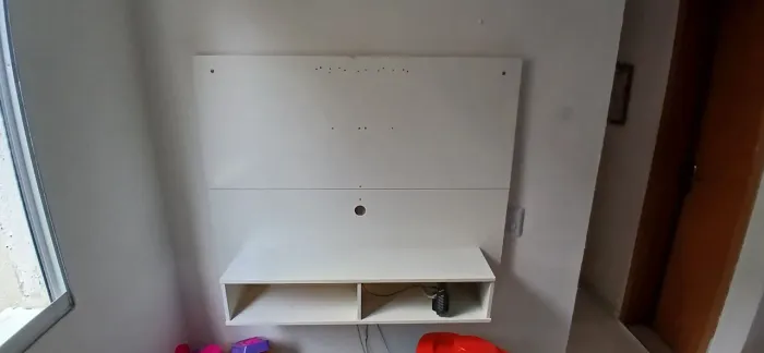 Painel de TV c rack suspenso