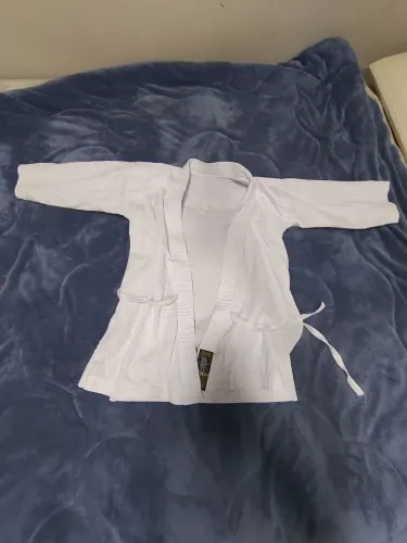 Kit-kimono, calça e faixa branca karatê 4-5 anos shogum