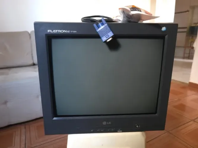 Monitor CRT LG Flatron ez T710SH 17 Polegadas