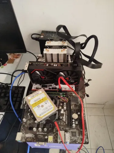 Kit Xeon placa mãe + processador + 2 pentes de memórias 16 GB DDR4 + placa de vídeo +
