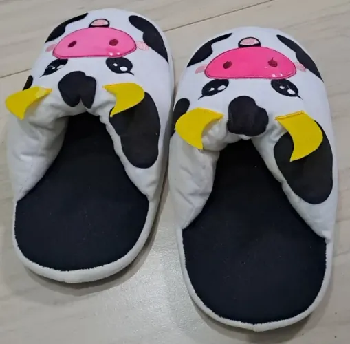 Pantufa Infantil Fun Bichinho Vaquinha Milka Poop Store