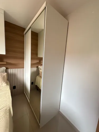 GUARDA-ROUPA DUAS PORTAS 