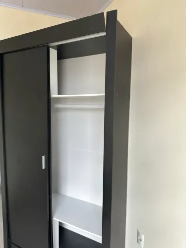 Vendo cama e guarda roupas USADOS