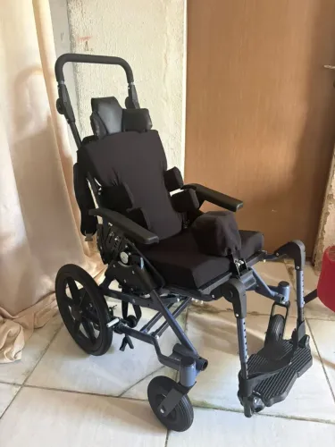 Cadeira de rodas Adaptável