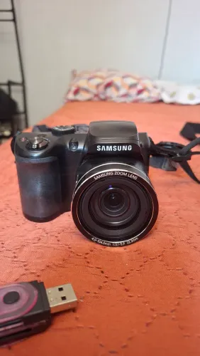 Câmera Samsung WB100 (A Pilhas) - Apenas Câmera