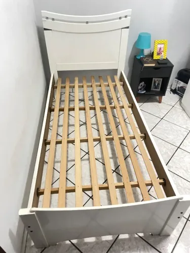 Cama de solteiro Marca Rimo