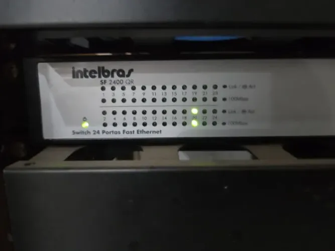 Switch SF 2400 QR Intelbras gerenciável 24 portas