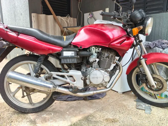 Vendo CBX Strada 200 ano 99