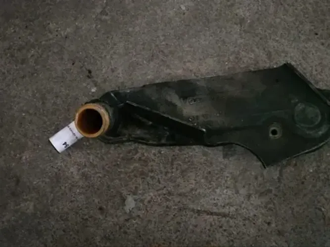 Carcaça Da Válvula Termostática Audi A4 A6 1994 95 96 97 98