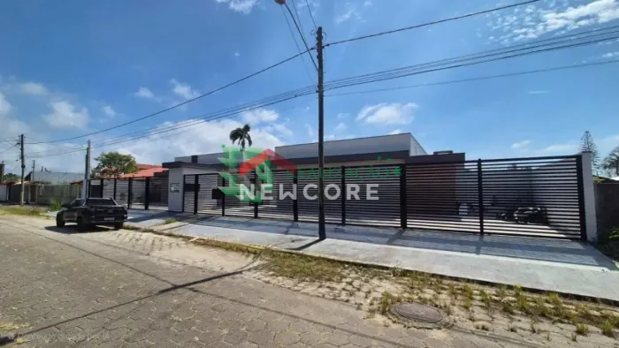 Casa de condomínio em Avenida Estados Unidos - Bopiranga - Itanhaém/SP