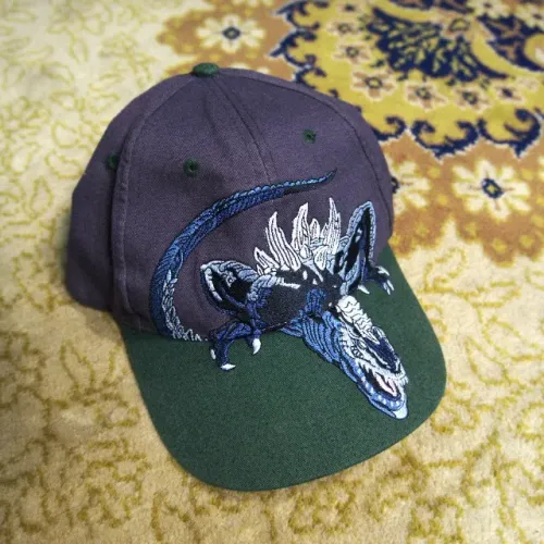 boné vintage godzilla