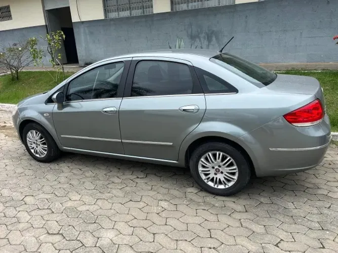Fiat Linea LX 1.9/ 1.8 Flex 16V Dualogic 4P 2010