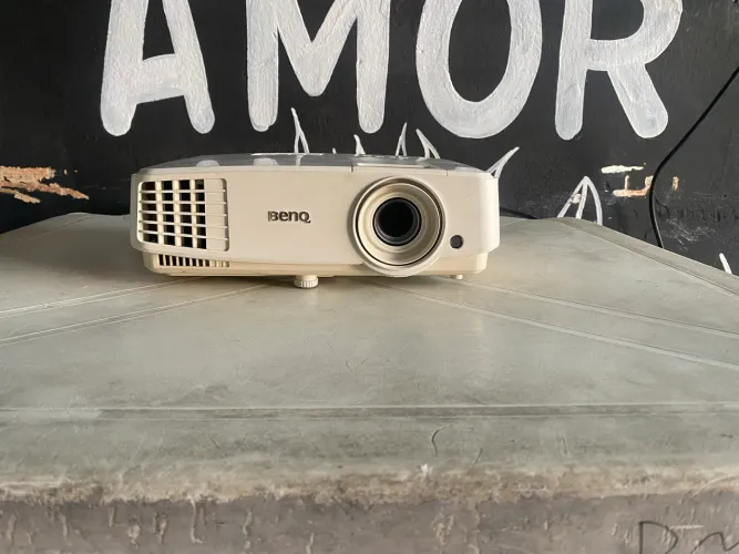 Projetor de vídeo BenQ MS527 com suporte de teto + controle e altura ajustável