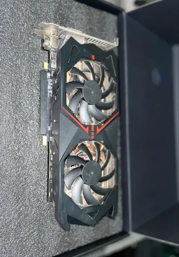 Placa de Vídeo PCYes RX 570 4GB GDDR5 - Perfeito Estado