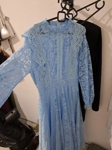 Vestido azul rendado