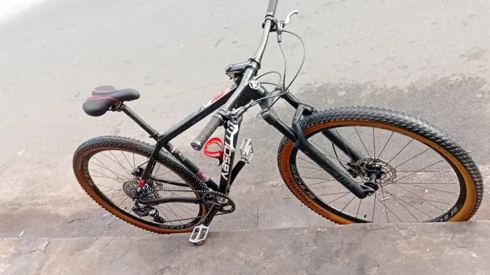 Bike absolute nero tamanho 17