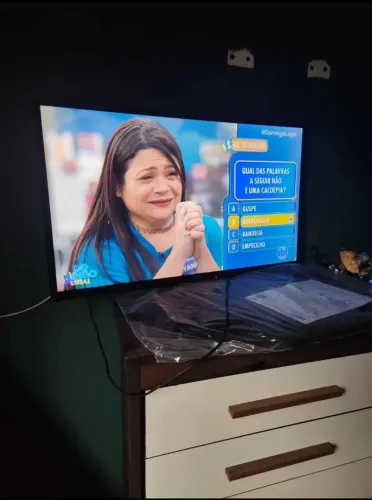 Televisão de 40 polegadas (NÃO É SMART)