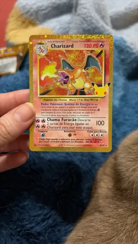 Charizard clássico 30 anos