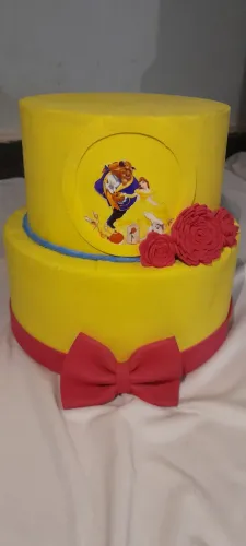 Bolo fake da Bella e a Fera