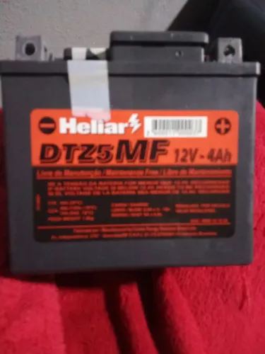 Bateria de moto  fan  Honda 12 volts não precisa manutenção é original 