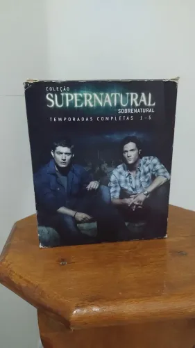 Box de DVD's Sobrenatural 1 a 5 temporada.