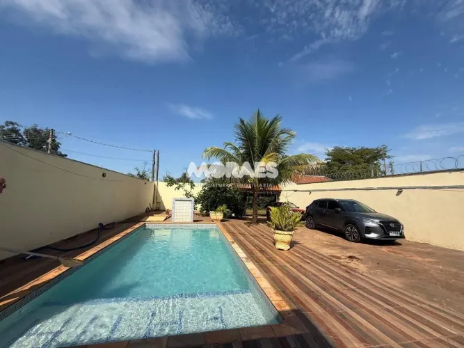 Casa com 4 quartos para alugar, 500 m² por R$ 3.400/mês - Vale do Igapó - Bauru/SP