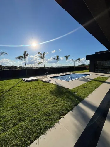 Casa em condomínio em Aracoiaba da Serra-SP, 3 quartos, 1 suíte, 6 vagas. Venha conhecer!