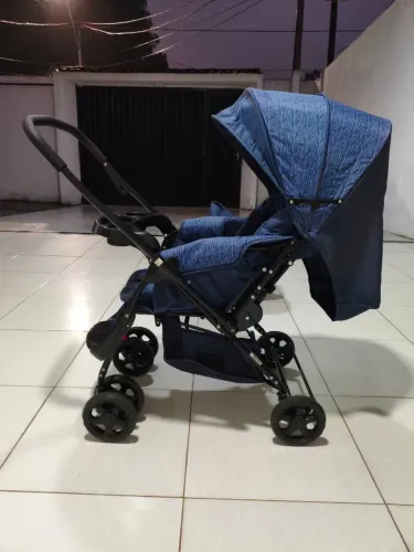 Carrinho de bebê + Bebê conforto Cosco