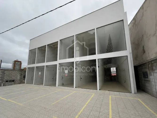 Loja/ponto comercial com 137 m² para Locação no Bairro Candeias