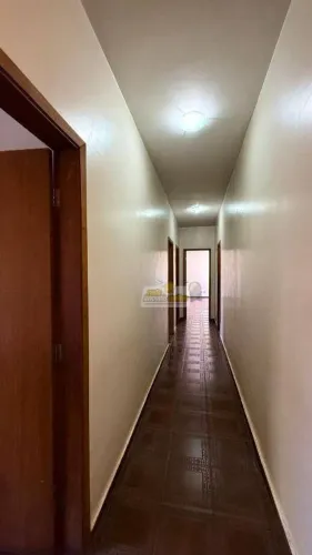 Casa com 5 dormitórios para alugar, 309 m² por R$ 7.189,53/mês - Mercês - Uberaba/MG
