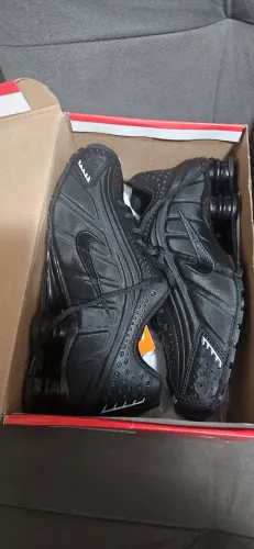 Nike shox R4