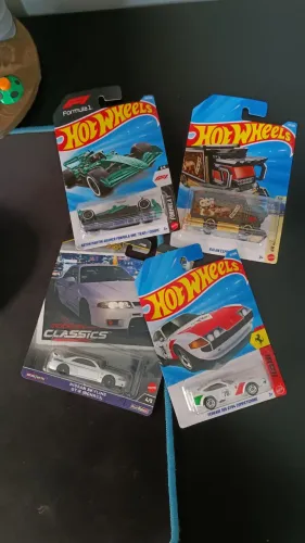 Hotwheels Premium Skyline/ Ferrari 365 gtb4/ F1 Aston Martin/ Raijin Express
