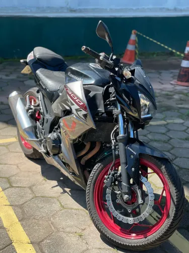 VENDA Kawasaki z300 modelo 2019