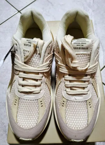 Tenis Recortes Detalhe Borracha branco WJ original novo na caixa .Super Preço