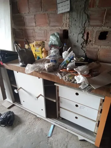 Vende-se MDF de vários tamanhos e ferragens pacote completo 900 reais