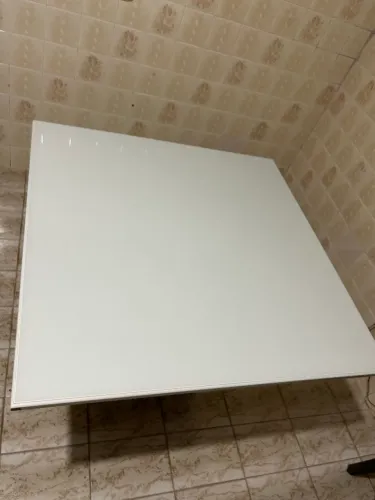 Mesa para 4 cadeiras (sem cadeiras)