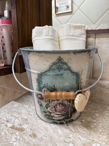 Decoração Lavabo baldinho+toalhas