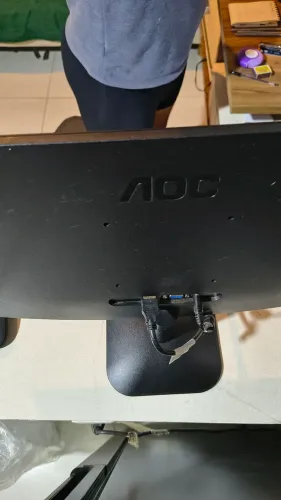 Monitor AOC