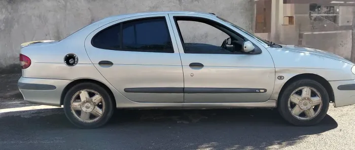 Renault Megane Sedan Rxe/egeus 2.0 2001