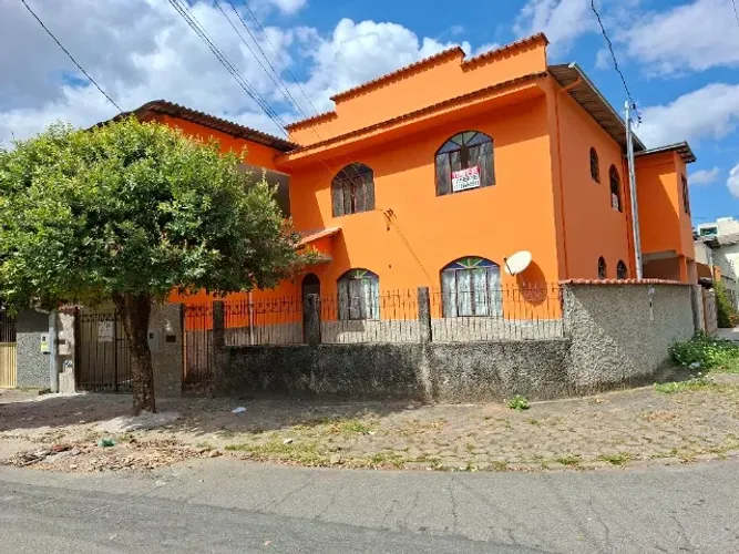 Casa 2 Quartos - 150 m² - Quitandinha - Timóteo/MG