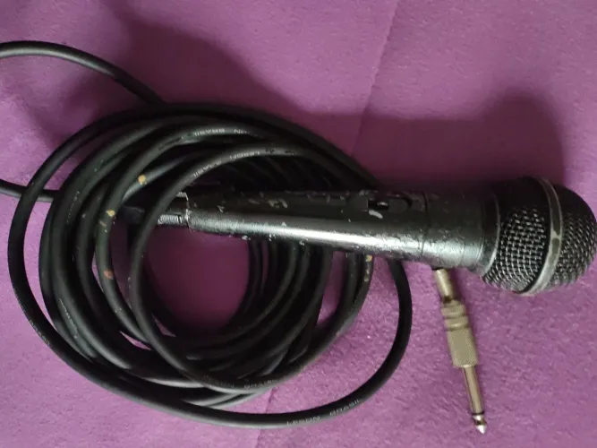 Vende 4 microfone ? com 10 Cabo