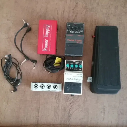 Pedalboard Completo: Boss DD + Metal Zone + Wah 535Q + Fonte Fuhrmann + Patch Bay