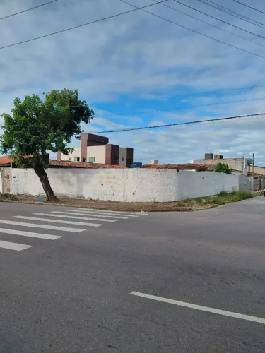 Terreno na Av. Principal do Geisel com uma localização excelente.