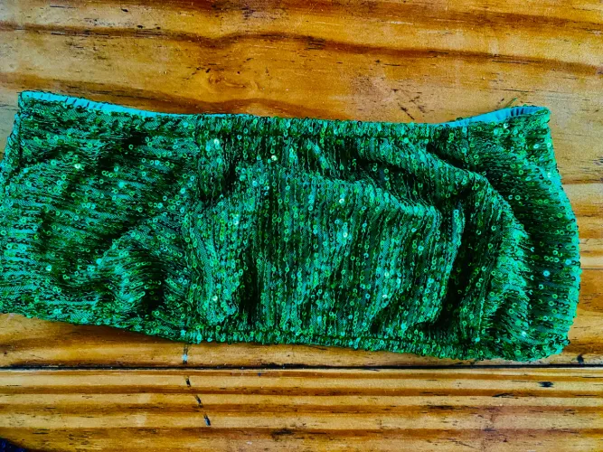 Top paetê verde